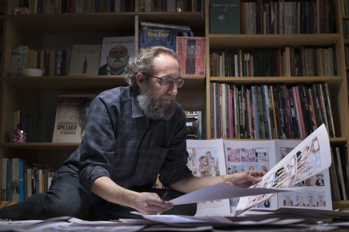 &Theta;&alpha;&nu;ά&sigma;&eta;&sigmaf; &Pi;έ&tau;&rho;&omicron;&upsilon;: &Kappa;ά&nu;&omicron;&nu;&tau;&alpha;&sigmaf; &tau;&eta;&nu; &iota;&sigma;&tau;&omicron;&rho;ί&alpha; &pi;&iota;&omicron; &pi;&rho;&omicron;&sigma;&beta;ά&sigma;&iota;&mu;&eta; &mu;έ&sigma;&omega; &tau;&omega;&nu; &kappa;ό&mu;&iota;&kappa;&sigmaf;